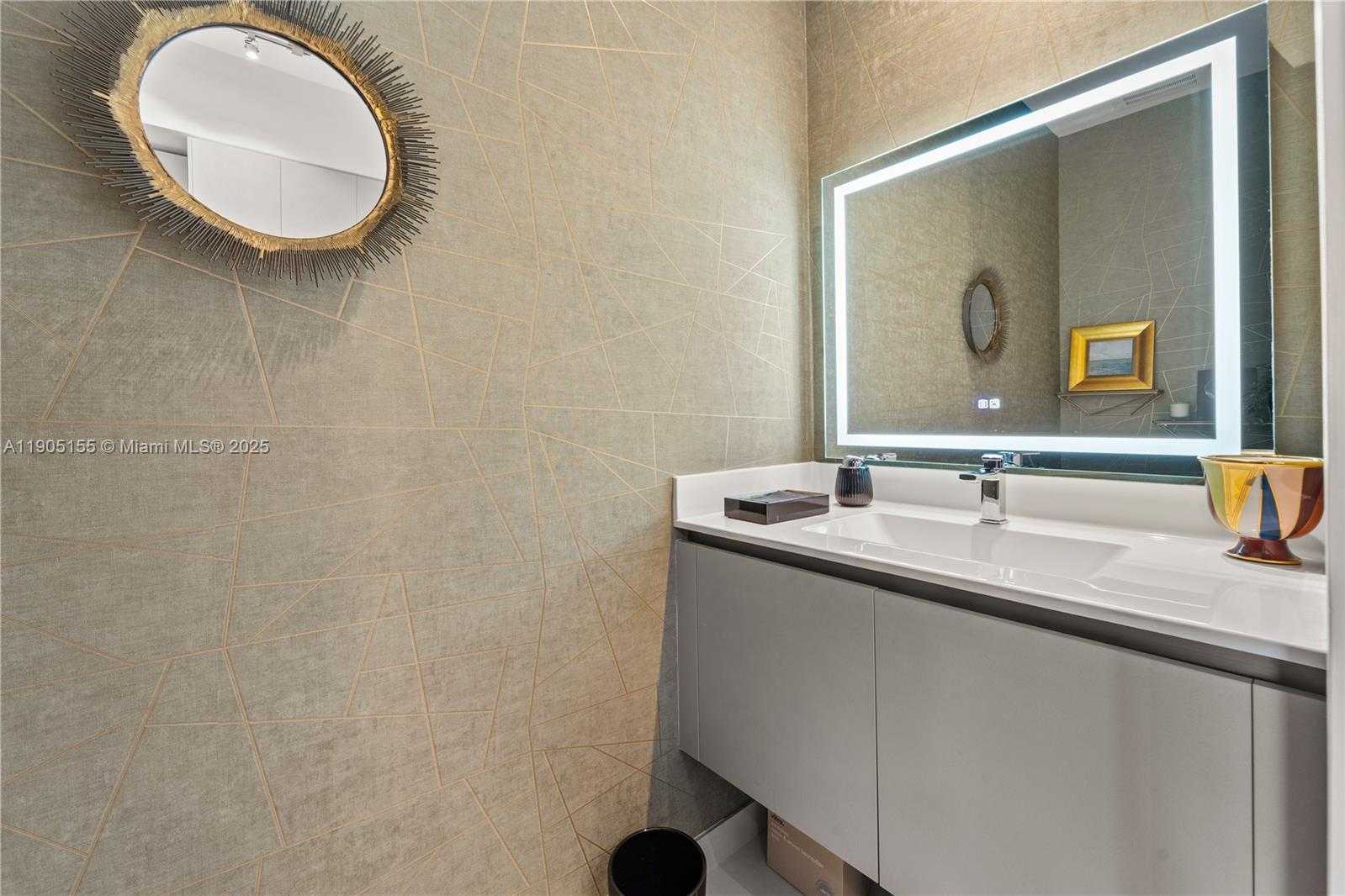 Small Image of 1030 15TH ST #217, Miami Beach Number 3