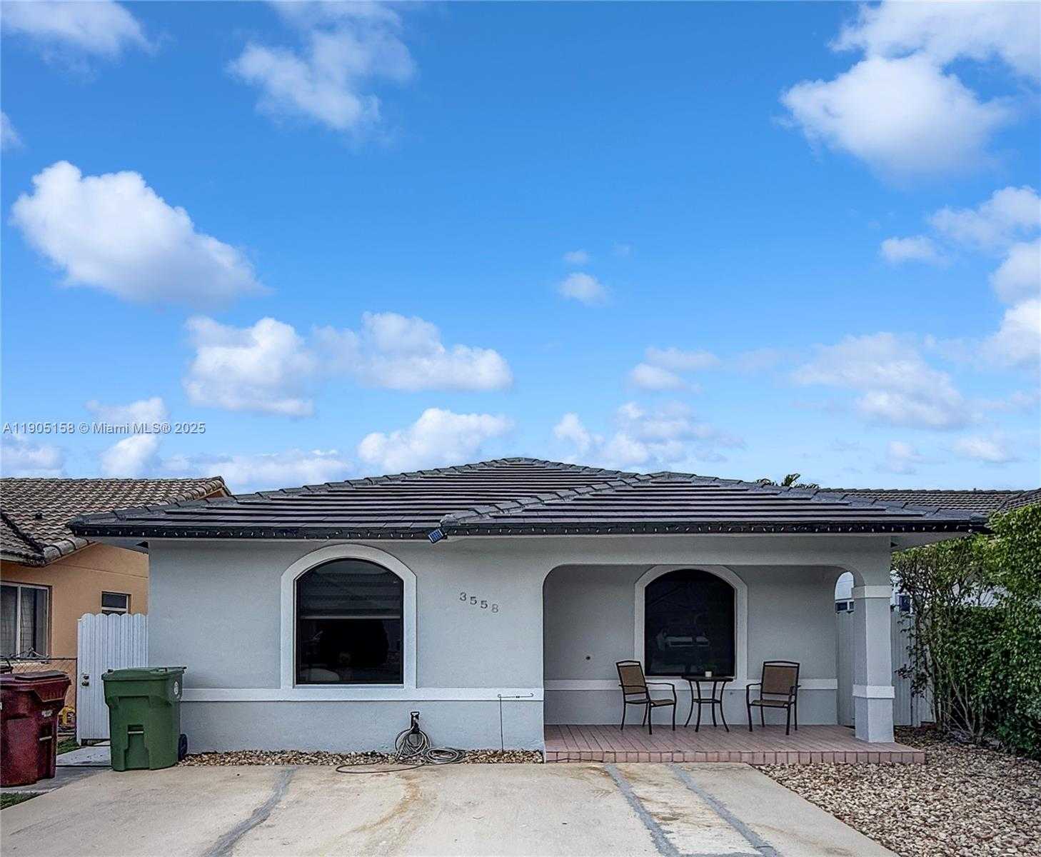 Small Image of 3558 WEST 72ND PL, Hialeah Number 2