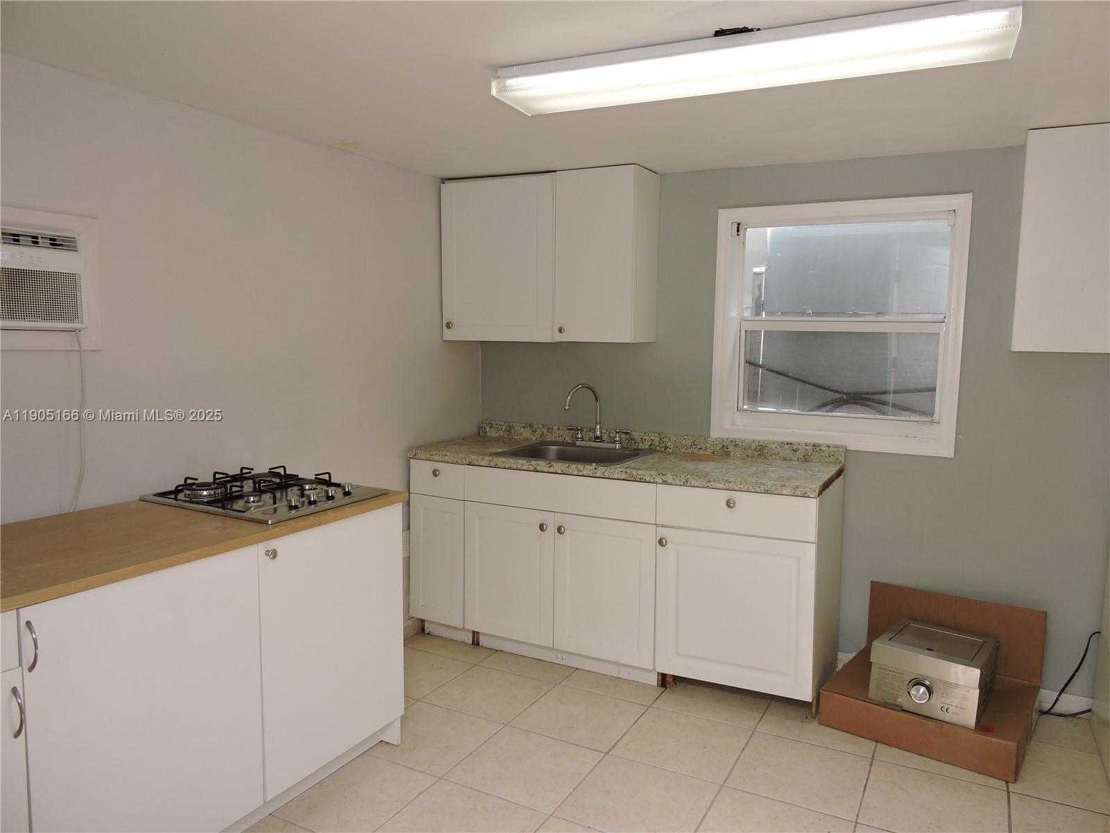 Small Image of 681 NORTH EAST 3RD PL #5, Hialeah Number 4