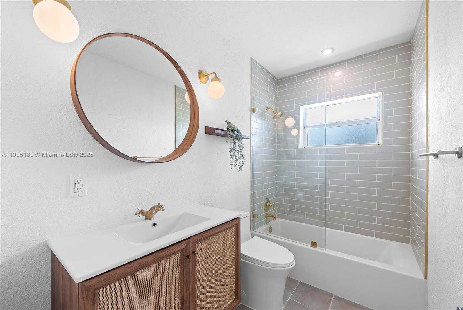 Small Image of 9411 JAMAICA DR, Cutler Bay Number 15