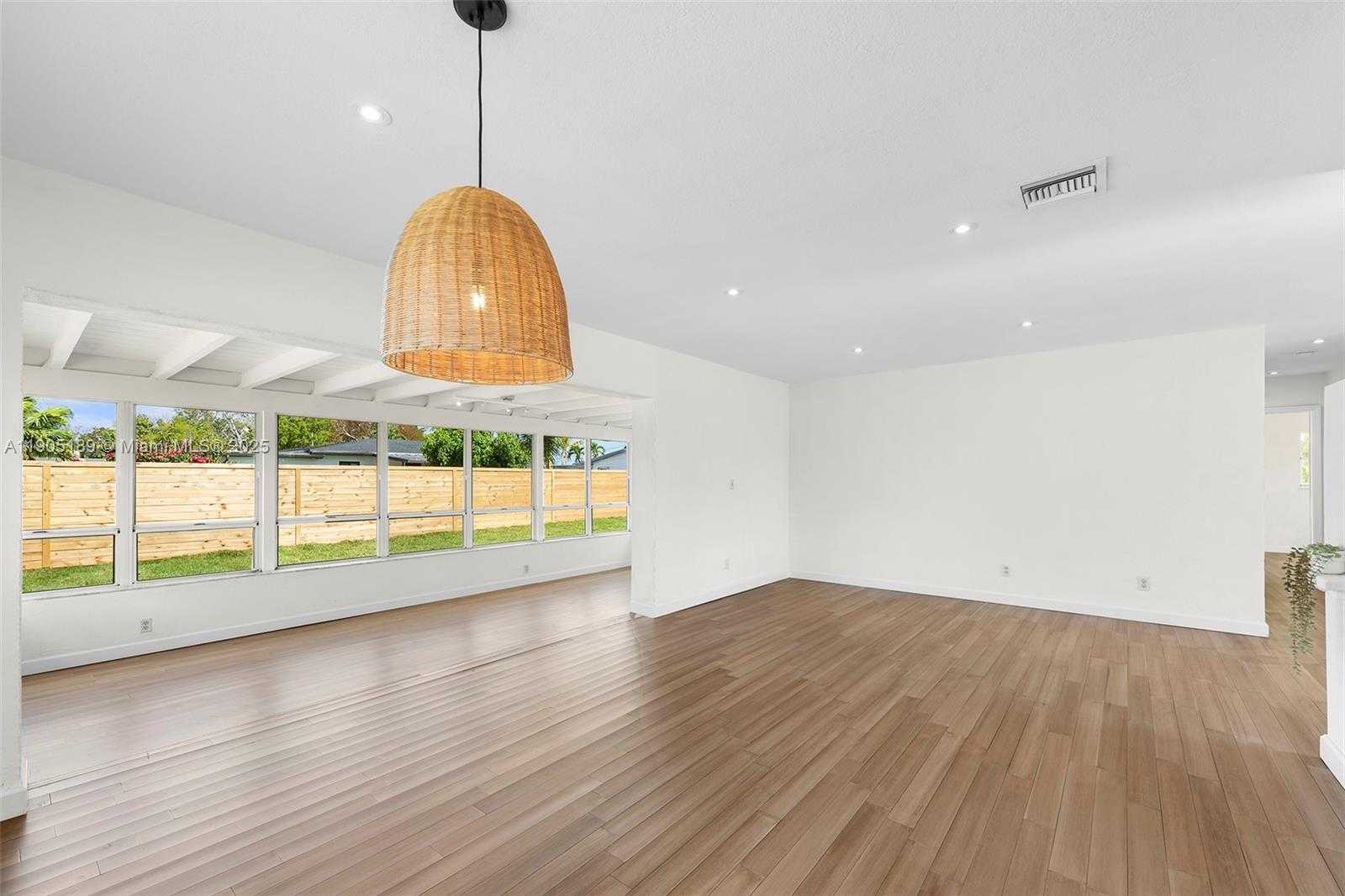 Small Image of 9411 JAMAICA DR, Cutler Bay Number 20