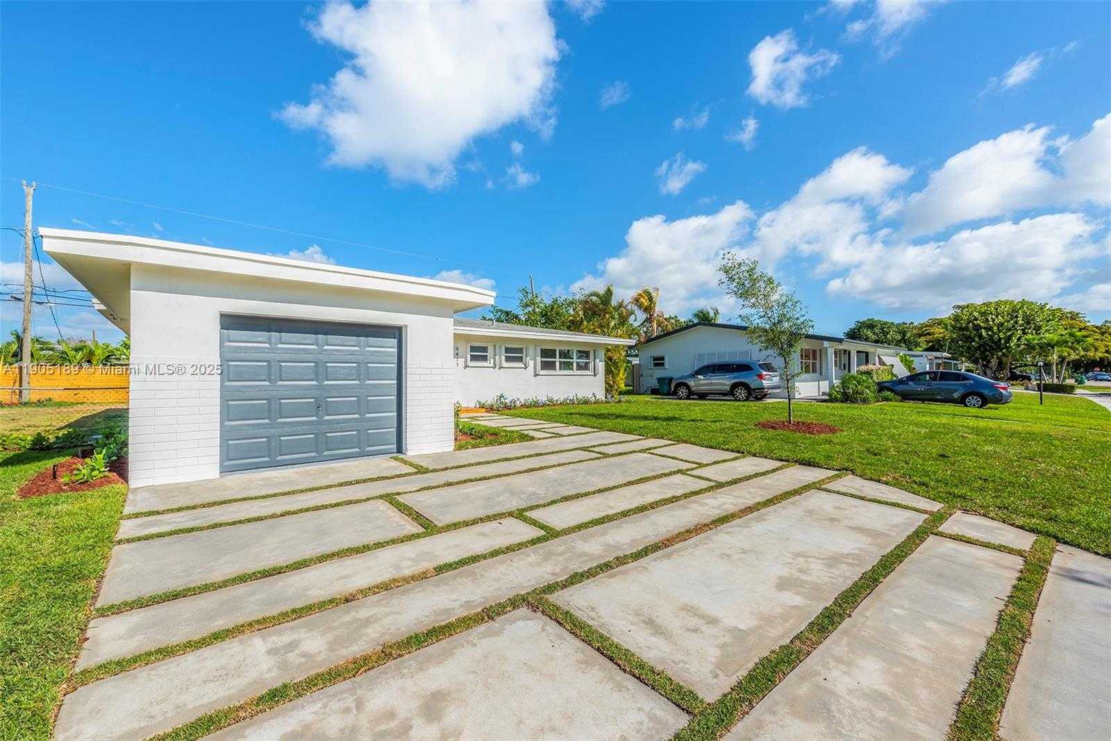 Small Image of 9411 JAMAICA DR, Cutler Bay Number 23
