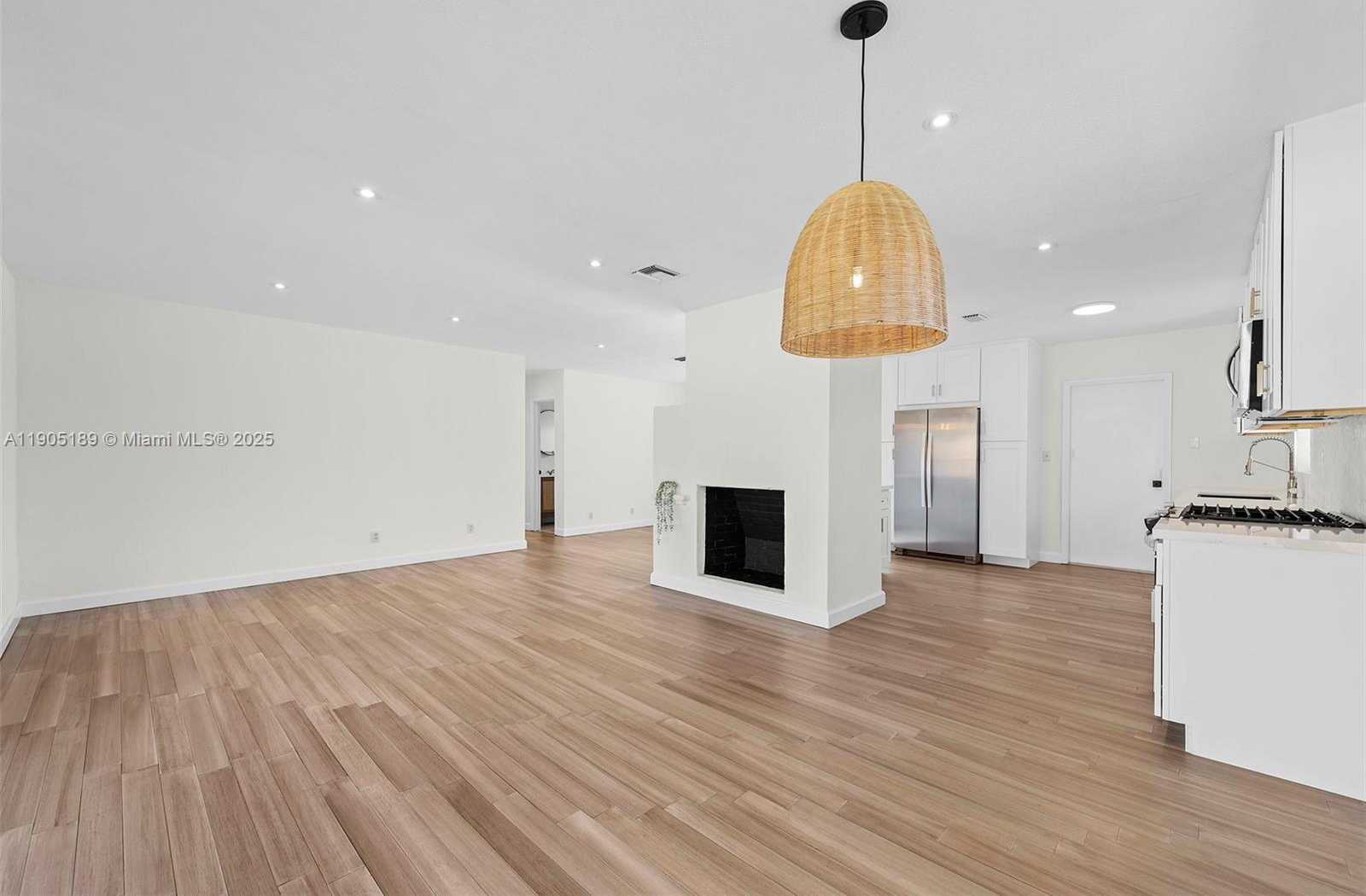 Small Image of 9411 JAMAICA DR, Cutler Bay Number 8