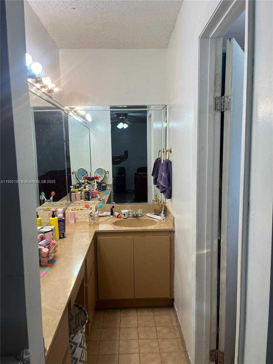 Small Image of 2231 SOUTH WEST 14TH ST #2231, Miami Number 10