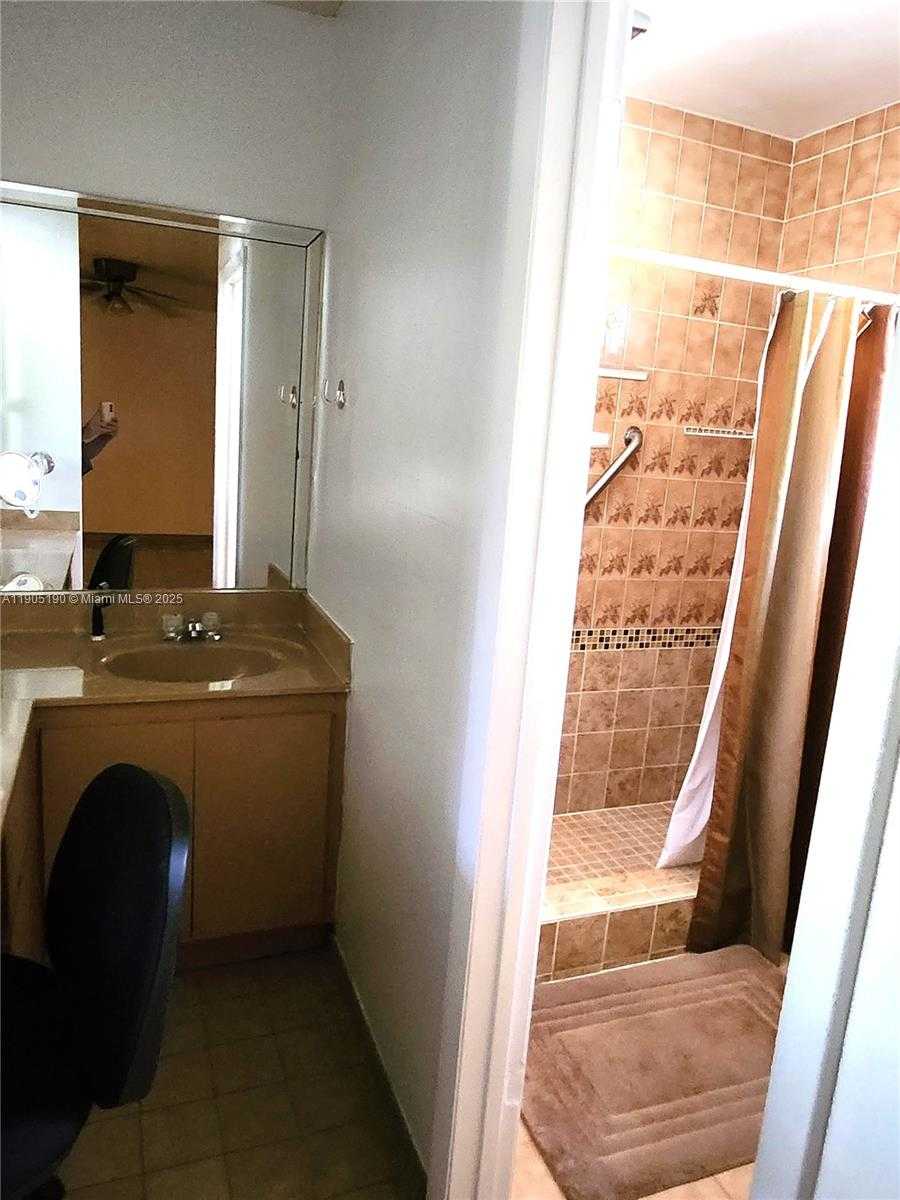 Small Image of 2231 SOUTH WEST 14TH ST #2231, Miami Number 4