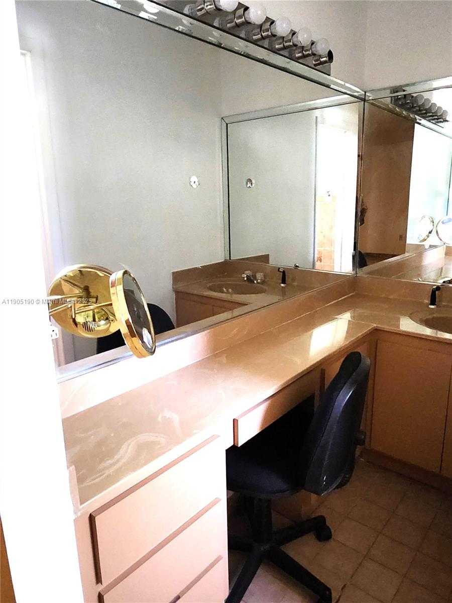 Small Image of 2231 SOUTH WEST 14TH ST #2231, Miami Number 5