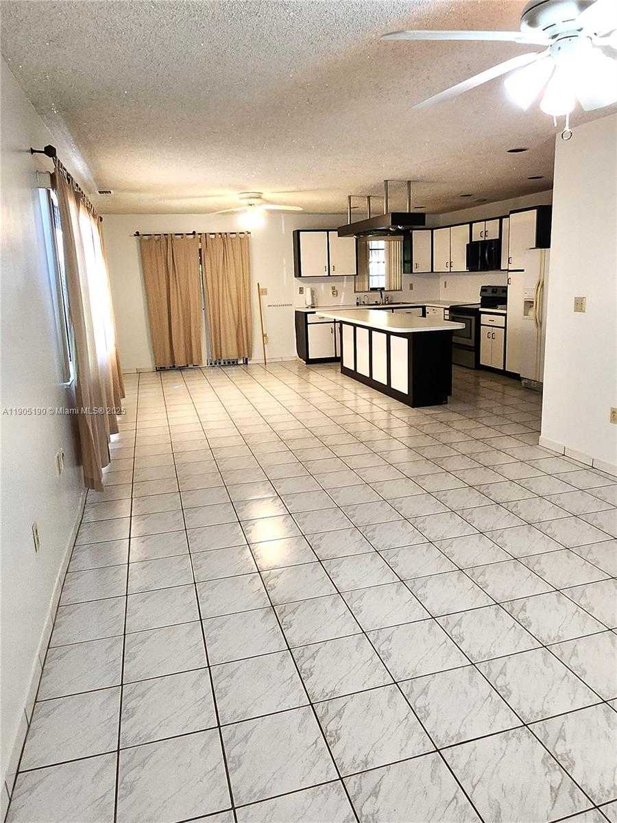 Small Image of 2231 SOUTH WEST 14TH ST #2231, Miami Number 7