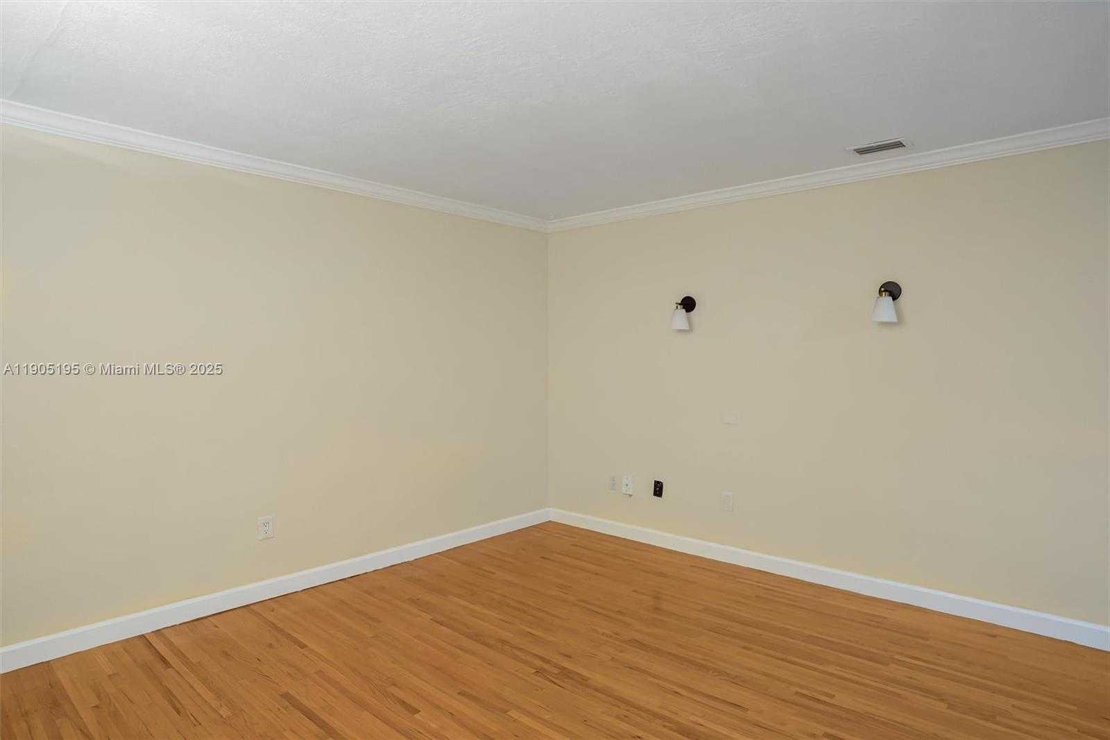 Small Image of 45 ANTILLA AVE #3K, Coral Gables Number 9