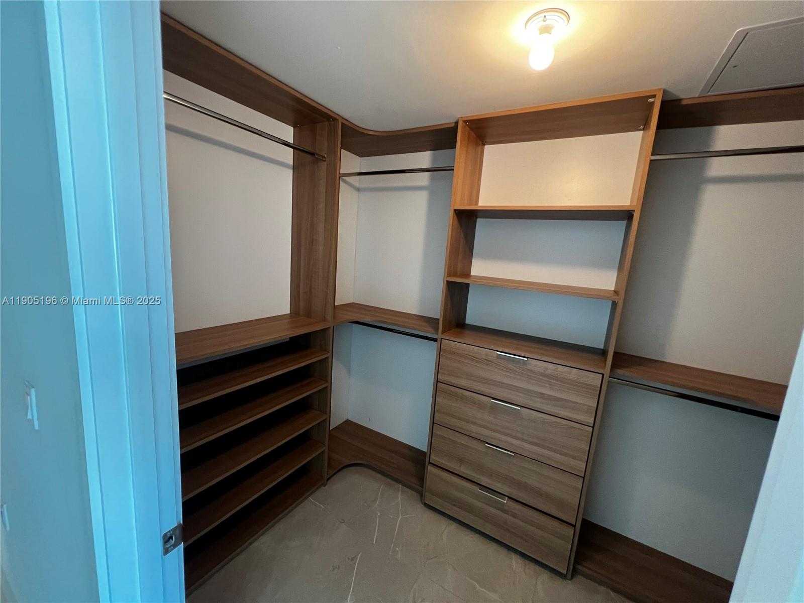 Imagen de Pequeño Objeto