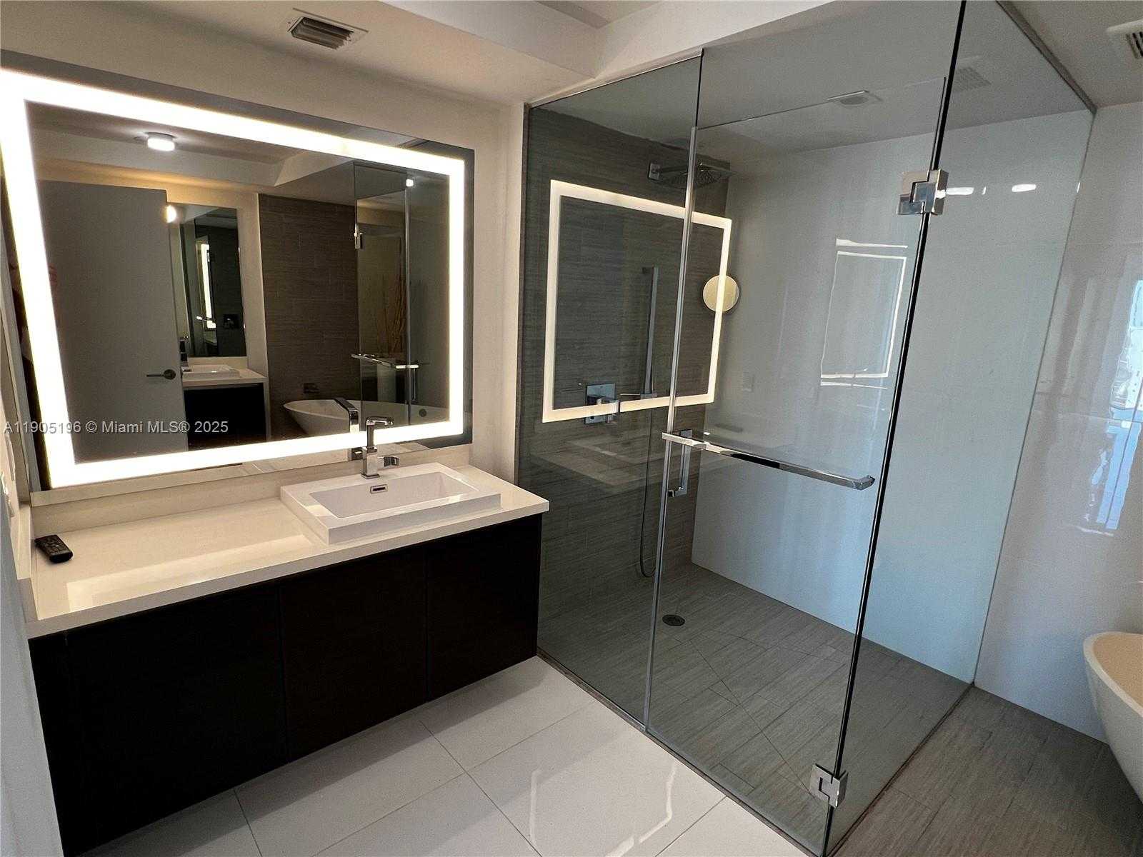 Imagen de Pequeño Objeto