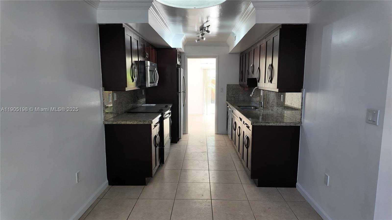 Small Image of 3326 FARRAGUT ST #6F, Hollywood Number 10