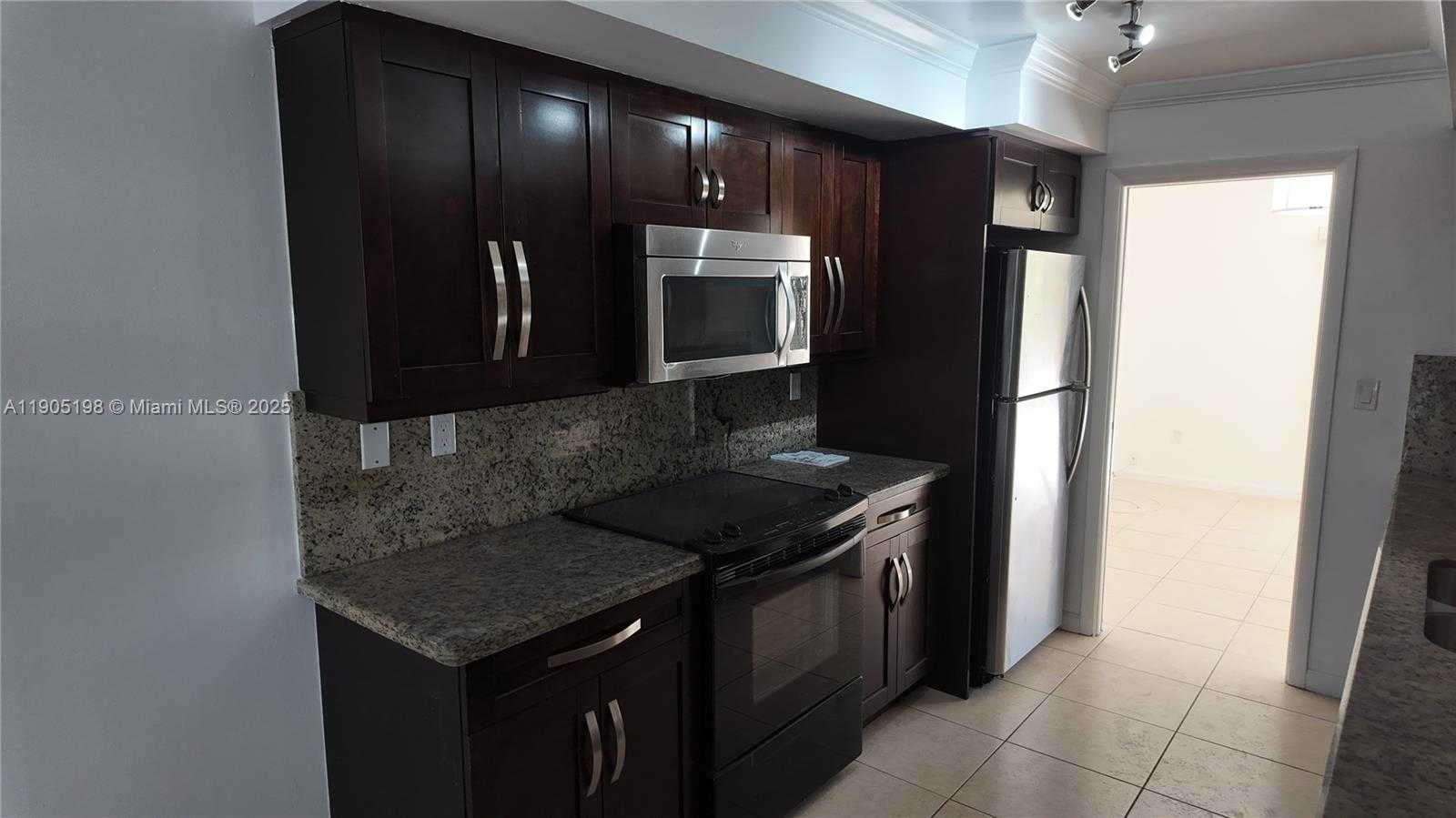 Small Image of 3326 FARRAGUT ST #6F, Hollywood Number 12