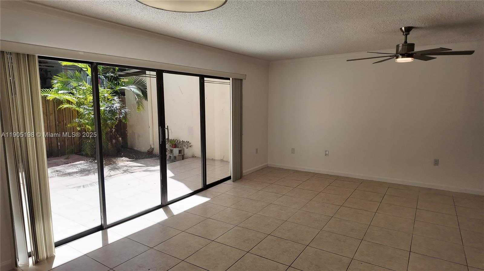 Small Image of 3326 FARRAGUT ST #6F, Hollywood Number 15