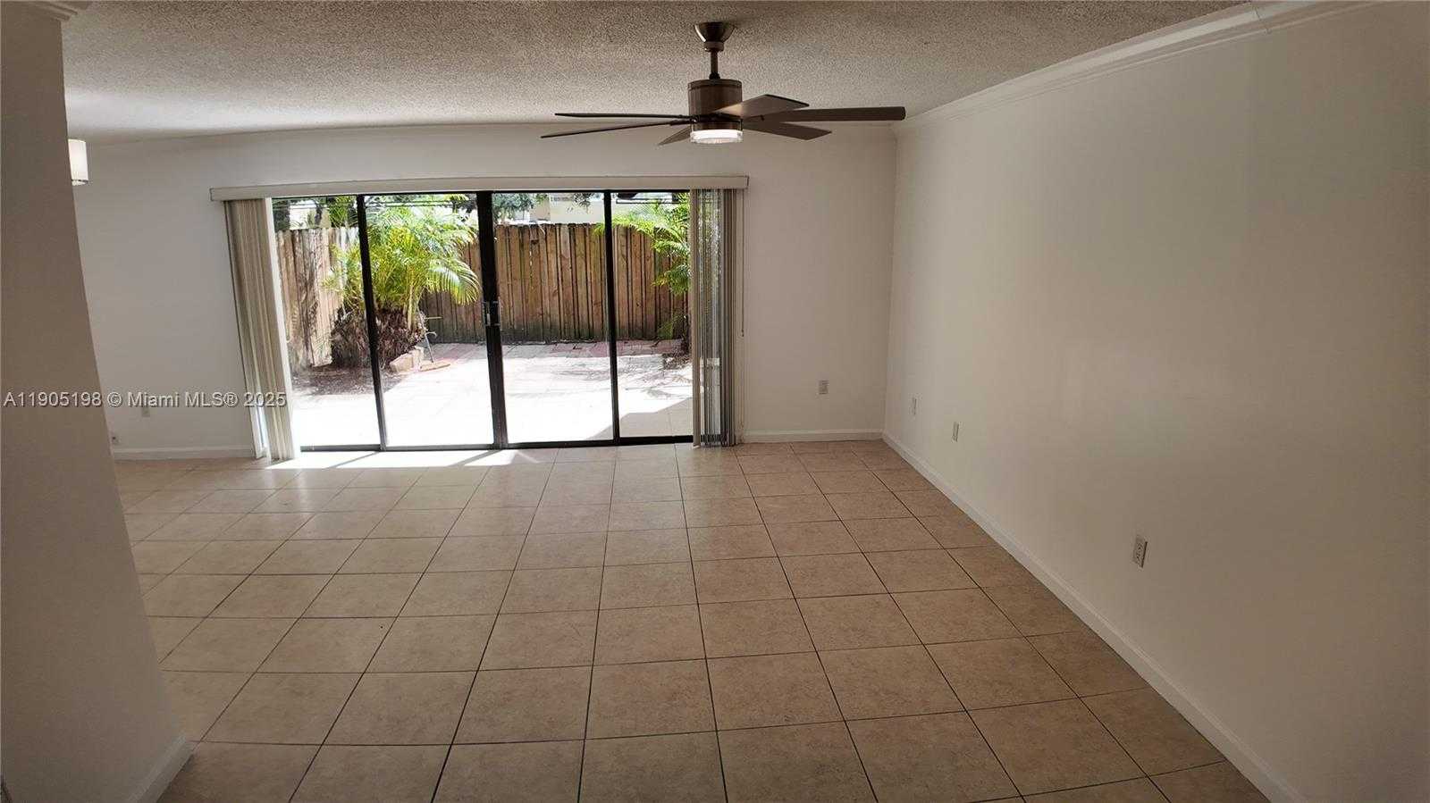 Small Image of 3326 FARRAGUT ST #6F, Hollywood Number 17