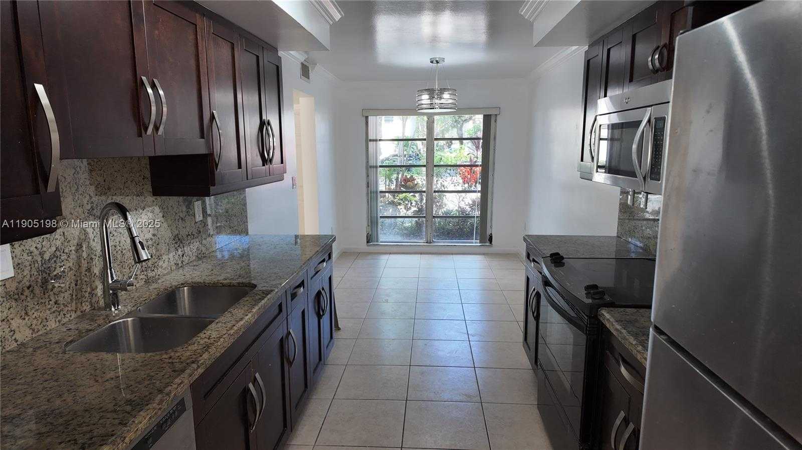 Small Image of 3326 FARRAGUT ST #6F, Hollywood Number 19