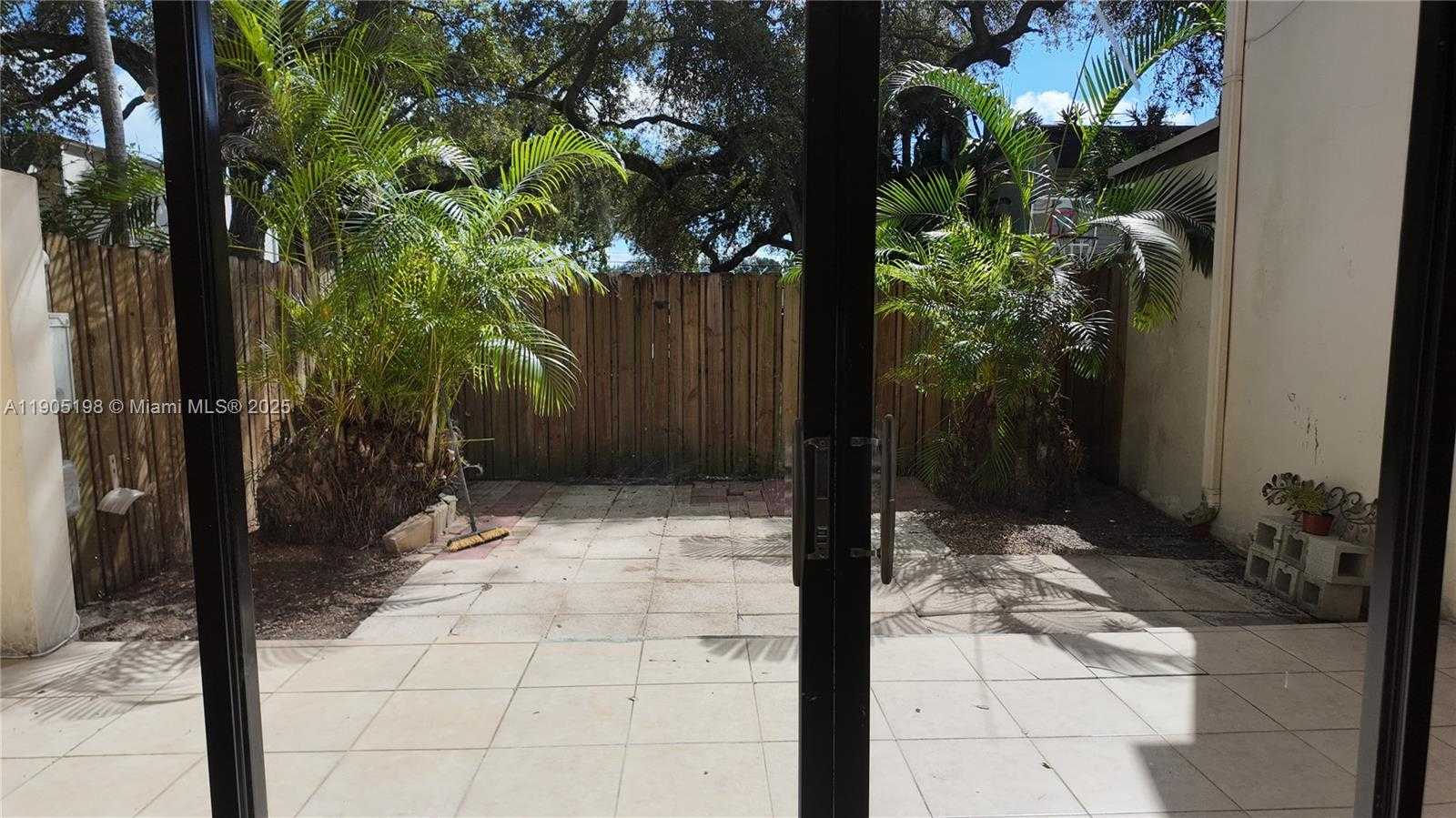 Small Image of 3326 FARRAGUT ST #6F, Hollywood Number 20