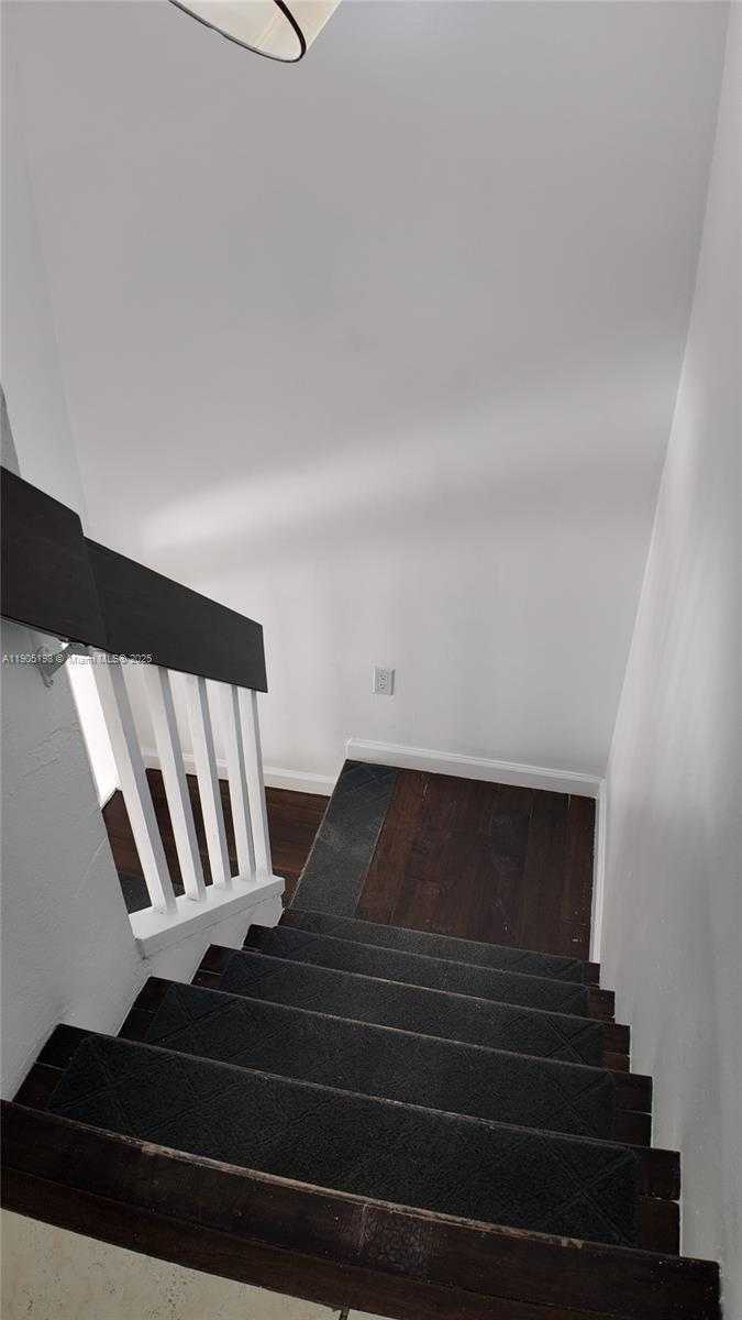 Small Image of 3326 FARRAGUT ST #6F, Hollywood Number 22