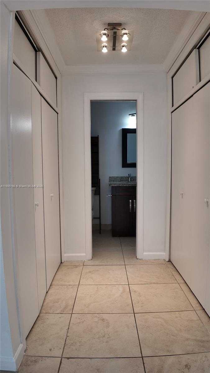 Small Image of 3326 FARRAGUT ST #6F, Hollywood Number 25