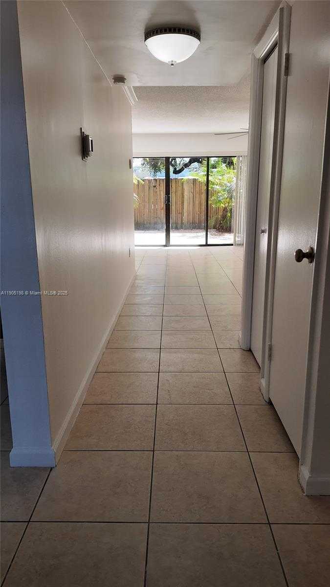 Small Image of 3326 FARRAGUT ST #6F, Hollywood Number 4