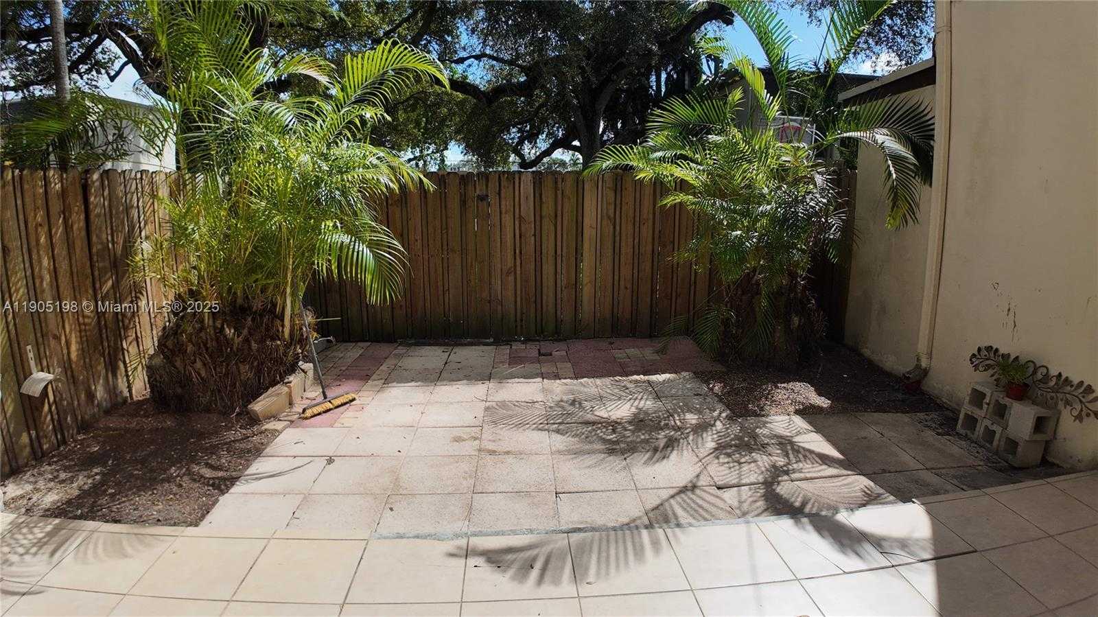 Small Image of 3326 FARRAGUT ST #6F, Hollywood Number 44