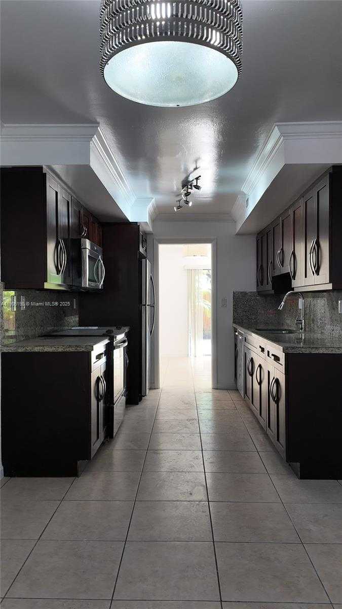 Small Image of 3326 FARRAGUT ST #6F, Hollywood Number 6