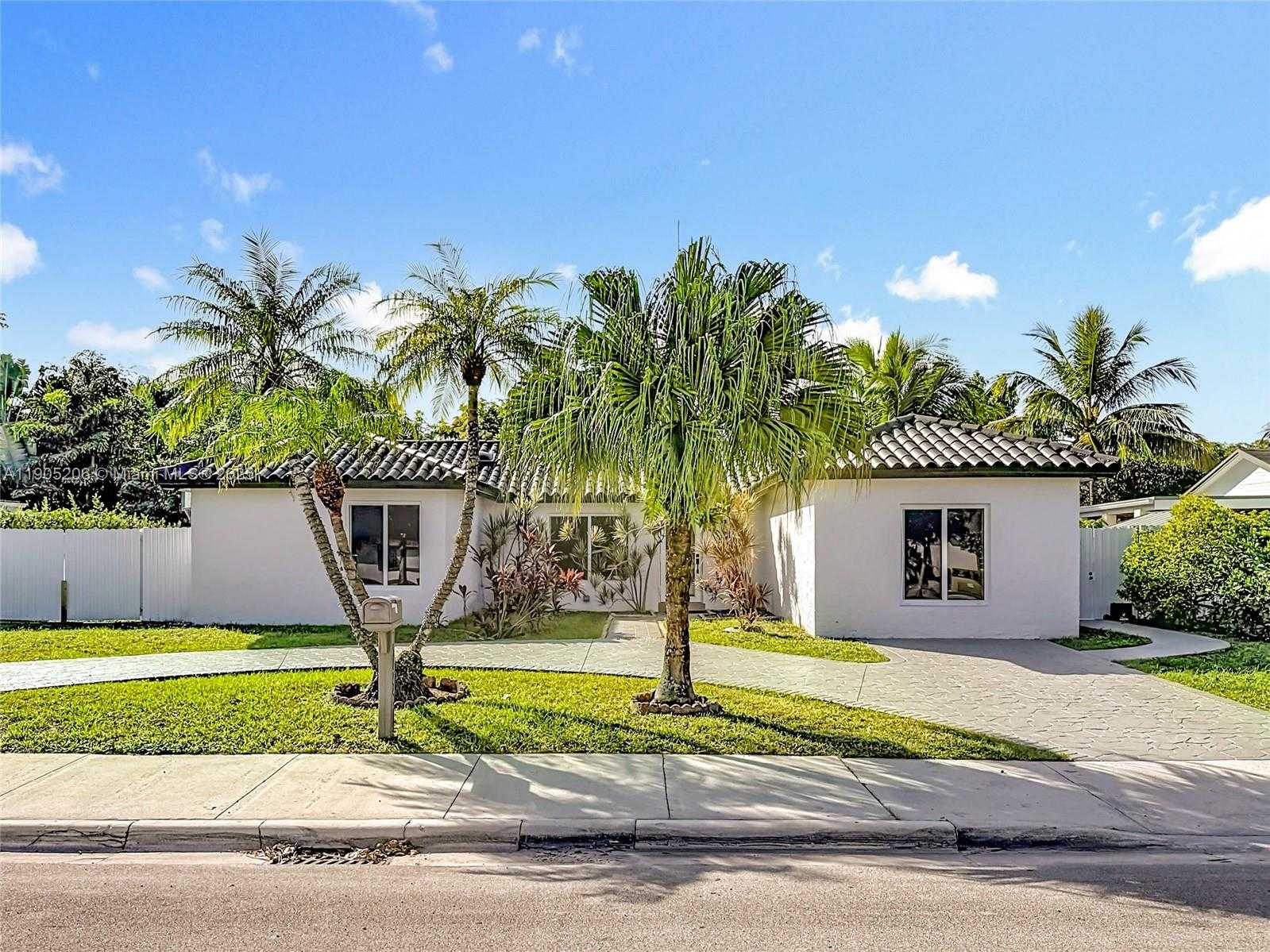 Small Image of 5874 NORTH WEST 199TH ST, Hialeah Number 10