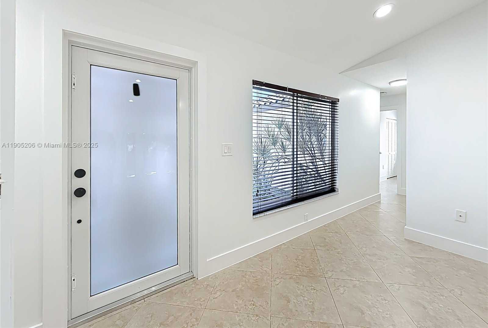 Small Image of 5874 NORTH WEST 199TH ST, Hialeah Number 11