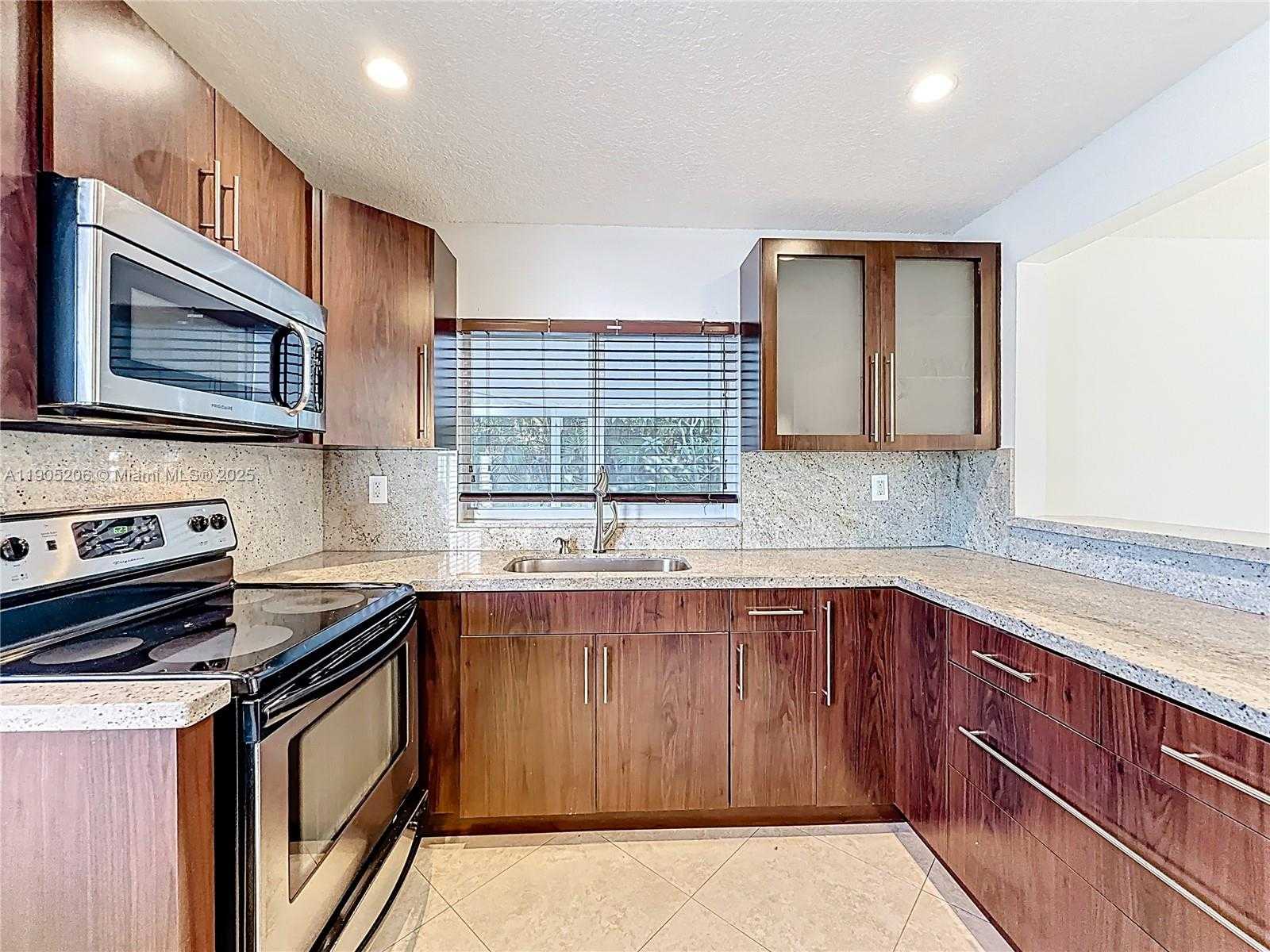 Small Image of 5874 NORTH WEST 199TH ST, Hialeah Number 20