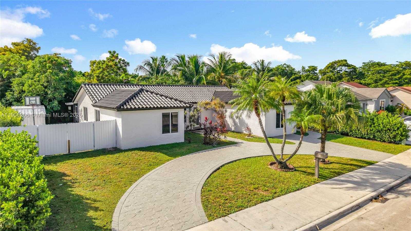 Small Image of 5874 NORTH WEST 199TH ST, Hialeah Number 3