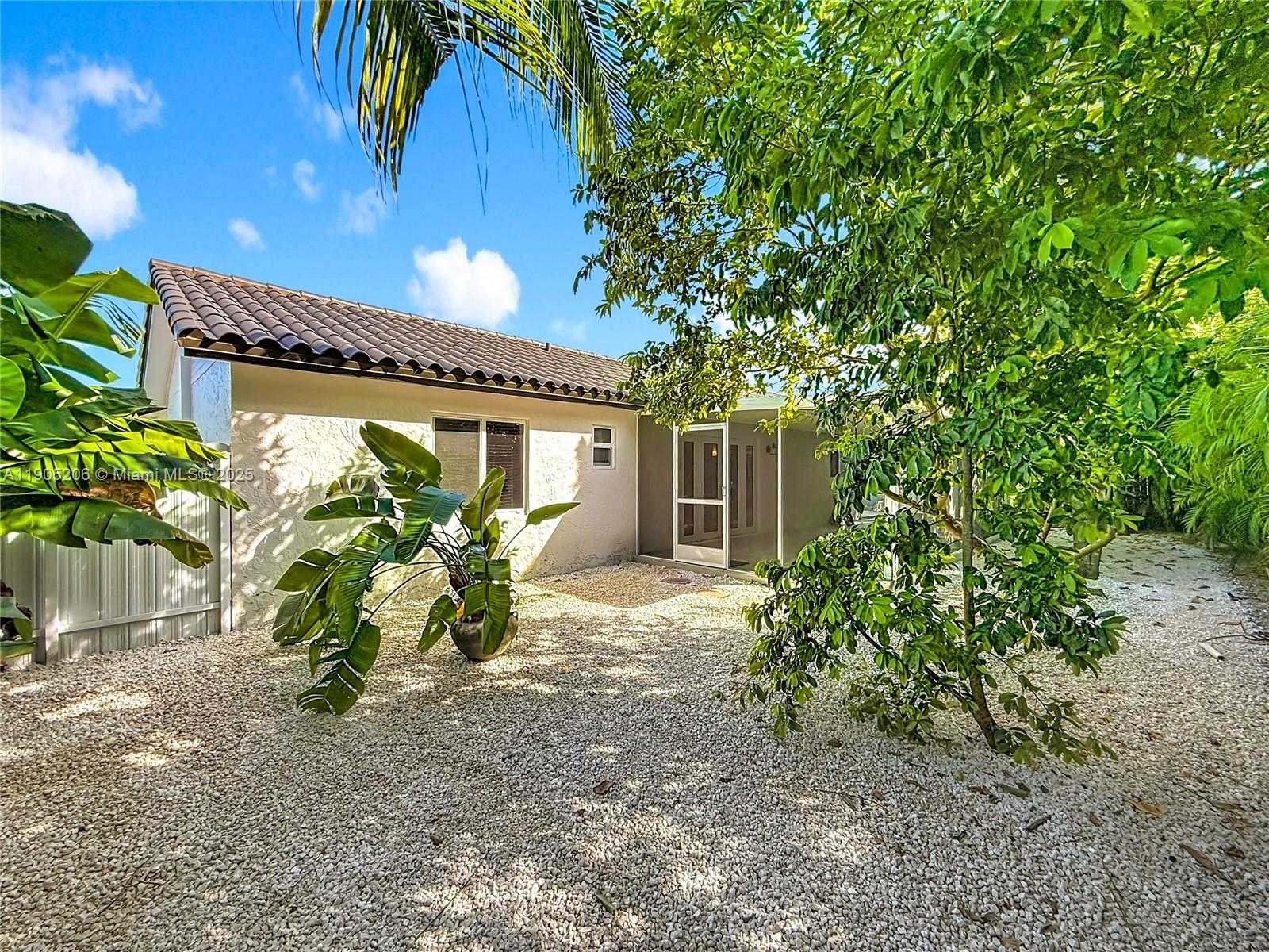 Small Image of 5874 NORTH WEST 199TH ST, Hialeah Number 39