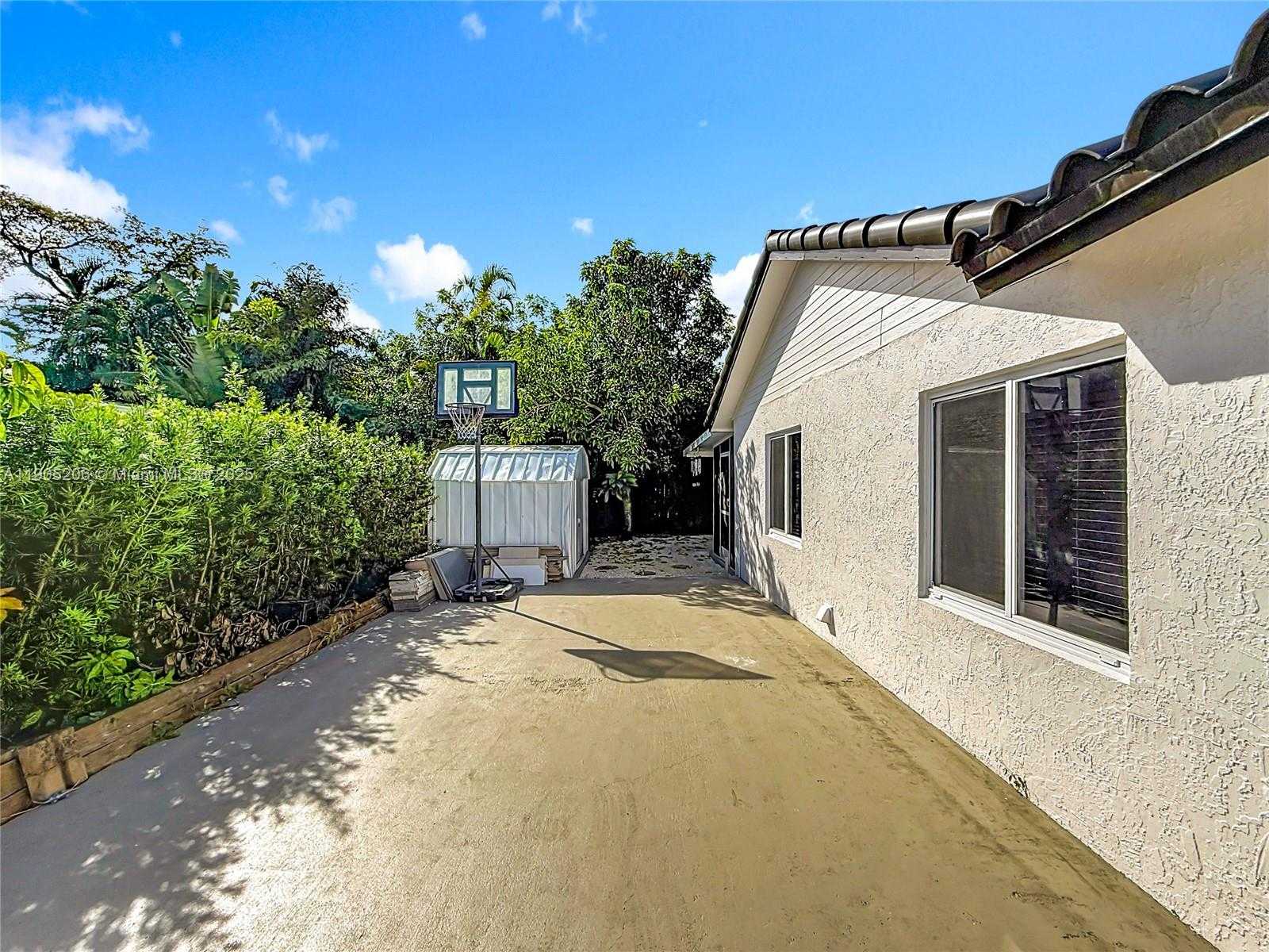 Small Image of 5874 NORTH WEST 199TH ST, Hialeah Number 46