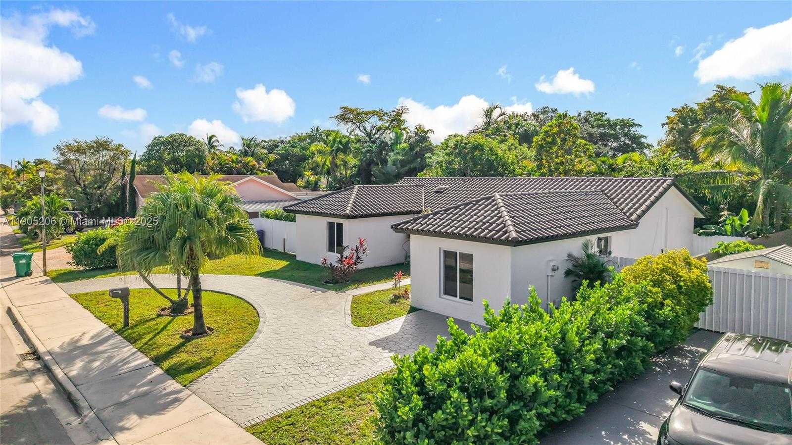 Small Image of 5874 NORTH WEST 199TH ST, Hialeah Number 6