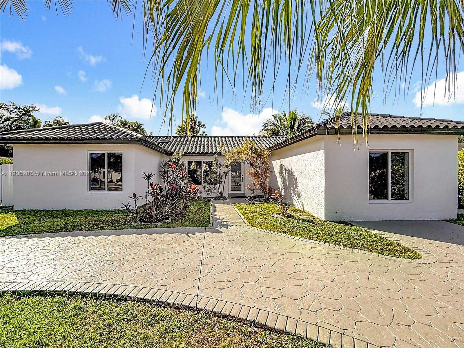 Small Image of 5874 NORTH WEST 199TH ST, Hialeah Number 8