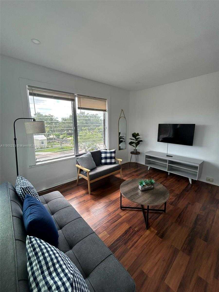 Small Image of 444 PONCE DE LEON BLVD #9, Coral Gables Number 3