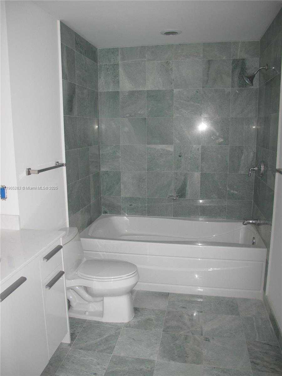 Small Image of 1060 BRICKELL AVE #3615, Miami Number 5