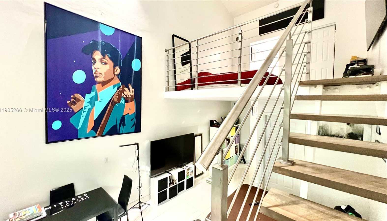 Small Image of 234 ANTIQUERA AVE #12, Coral Gables Number 9