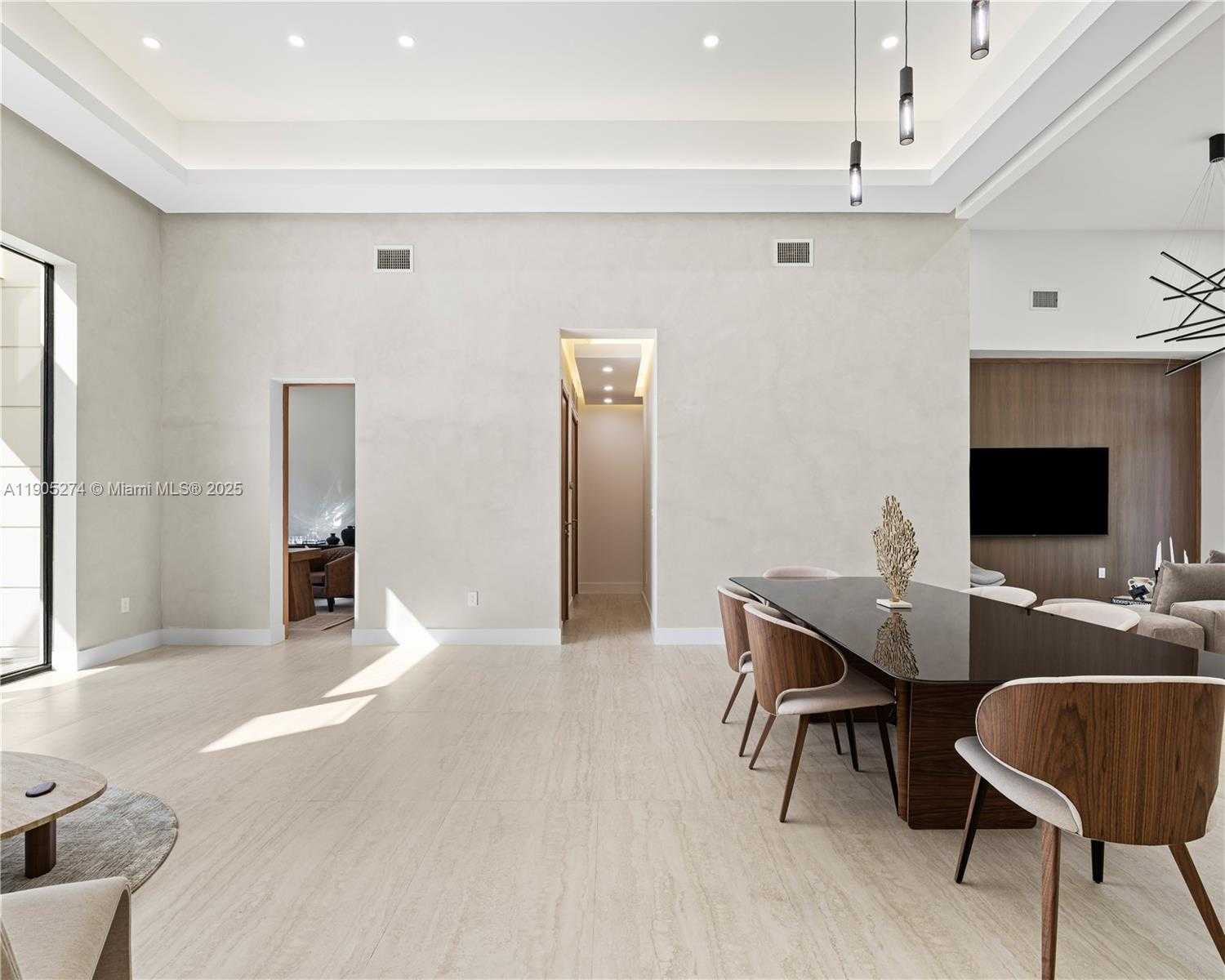 Small Image of 543 NORTH EAST 109TH ST, Miami Number 10