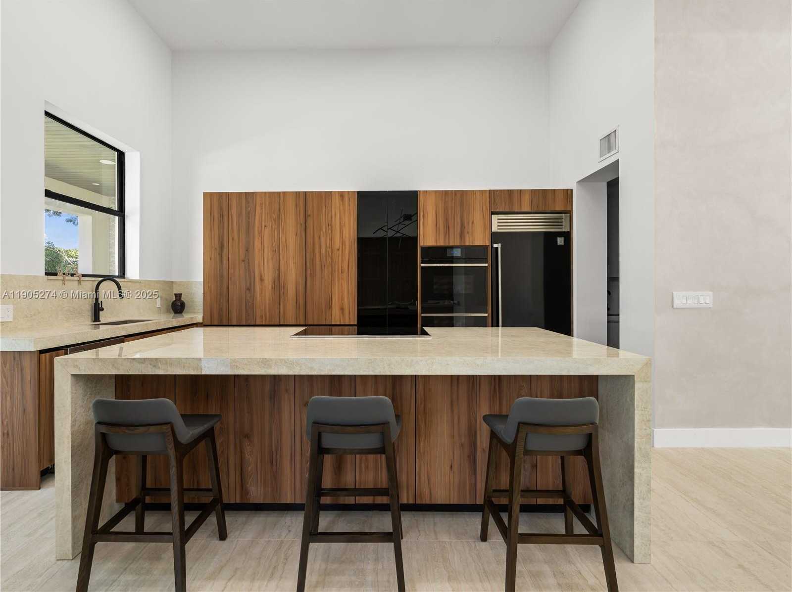 Small Image of 543 NORTH EAST 109TH ST, Miami Number 14