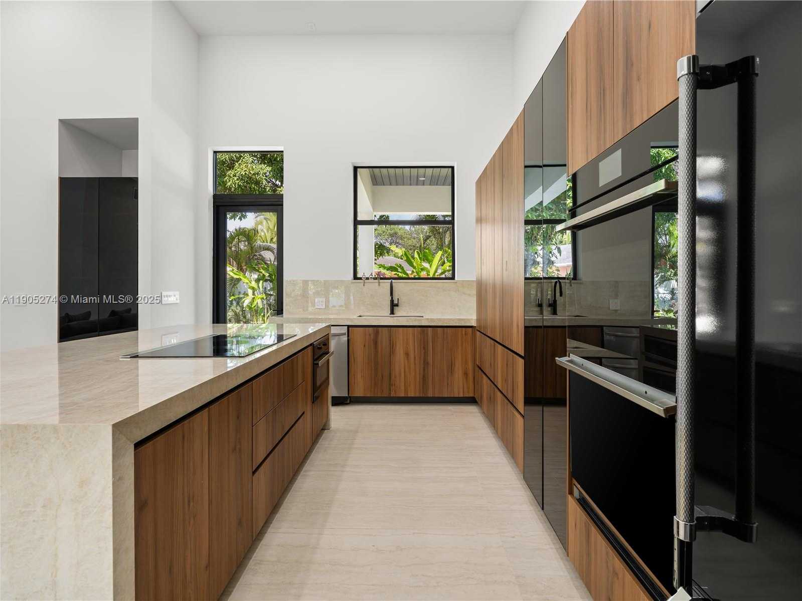 Small Image of 543 NORTH EAST 109TH ST, Miami Number 15