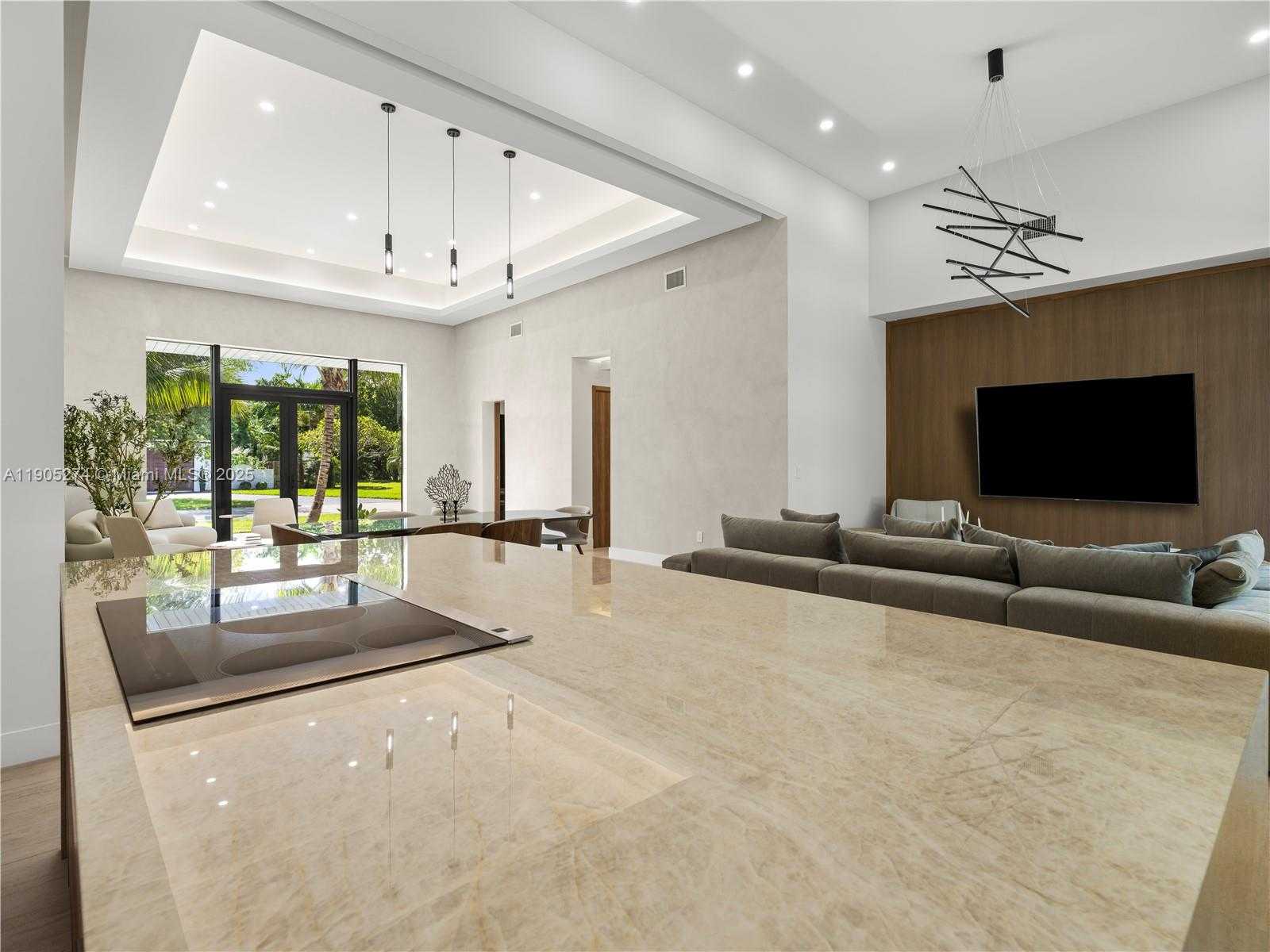 Small Image of 543 NORTH EAST 109TH ST, Miami Number 19