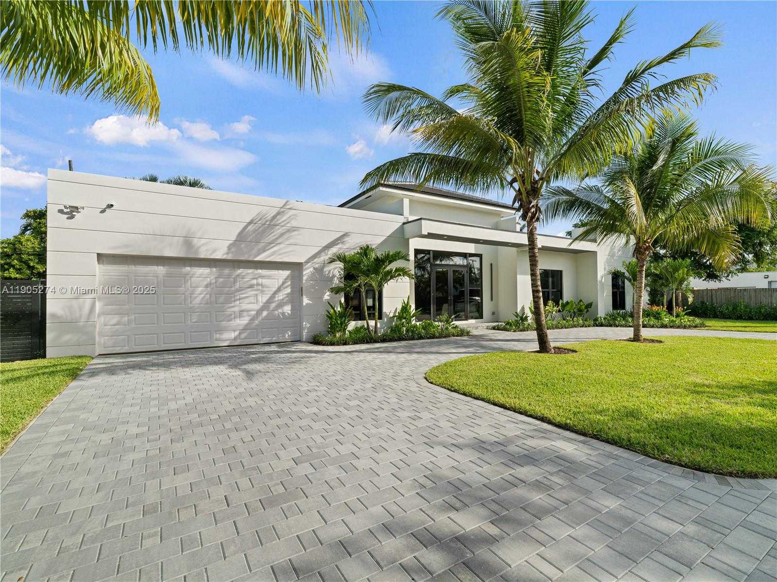 Small Image of 543 NORTH EAST 109TH ST, Miami Number 2