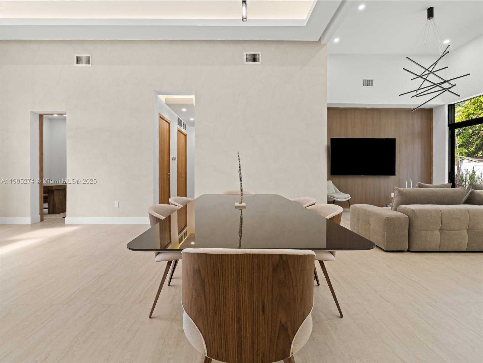 Small Image of 543 NORTH EAST 109TH ST, Miami Number 22