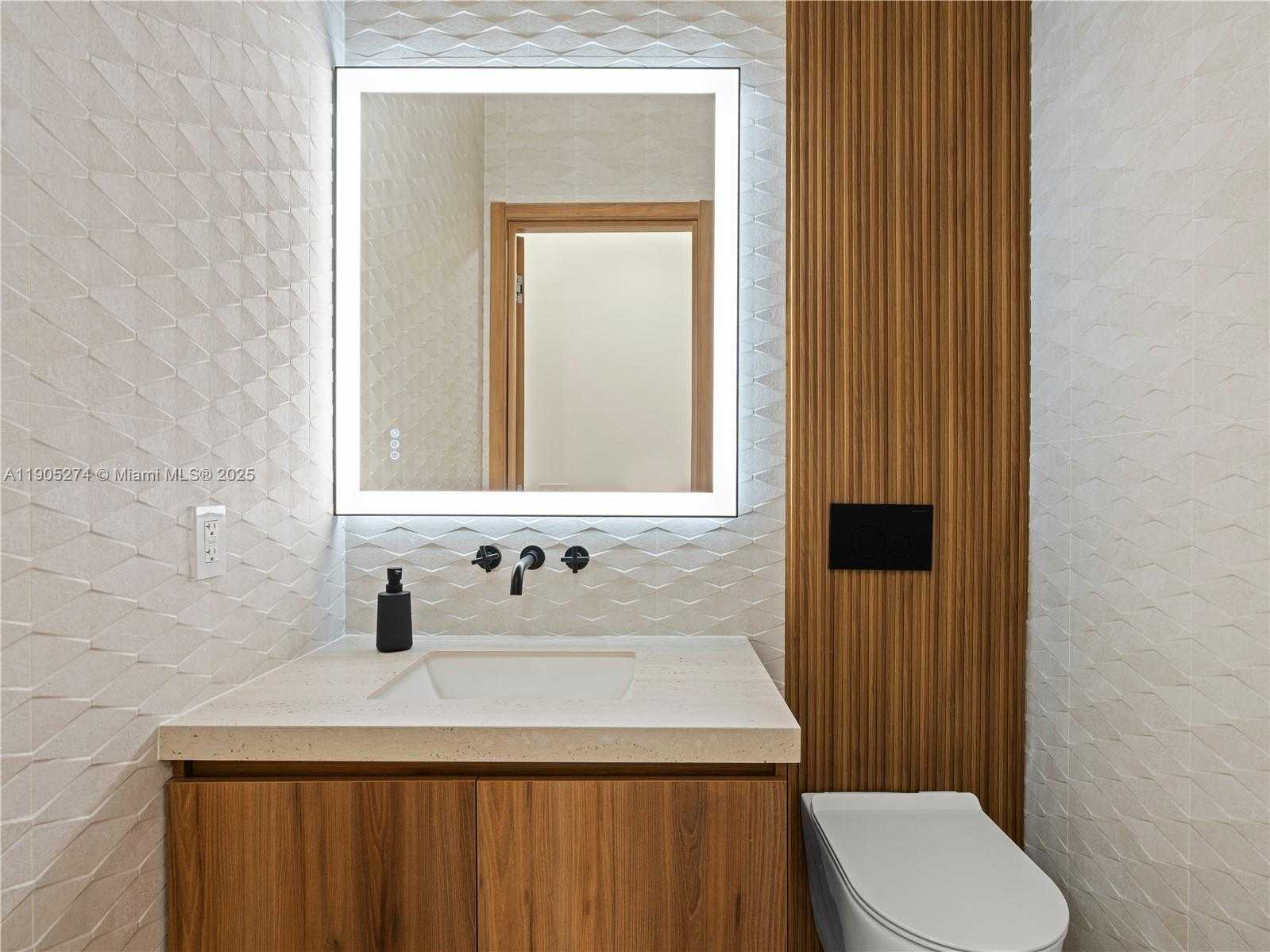 Small Image of 543 NORTH EAST 109TH ST, Miami Number 24