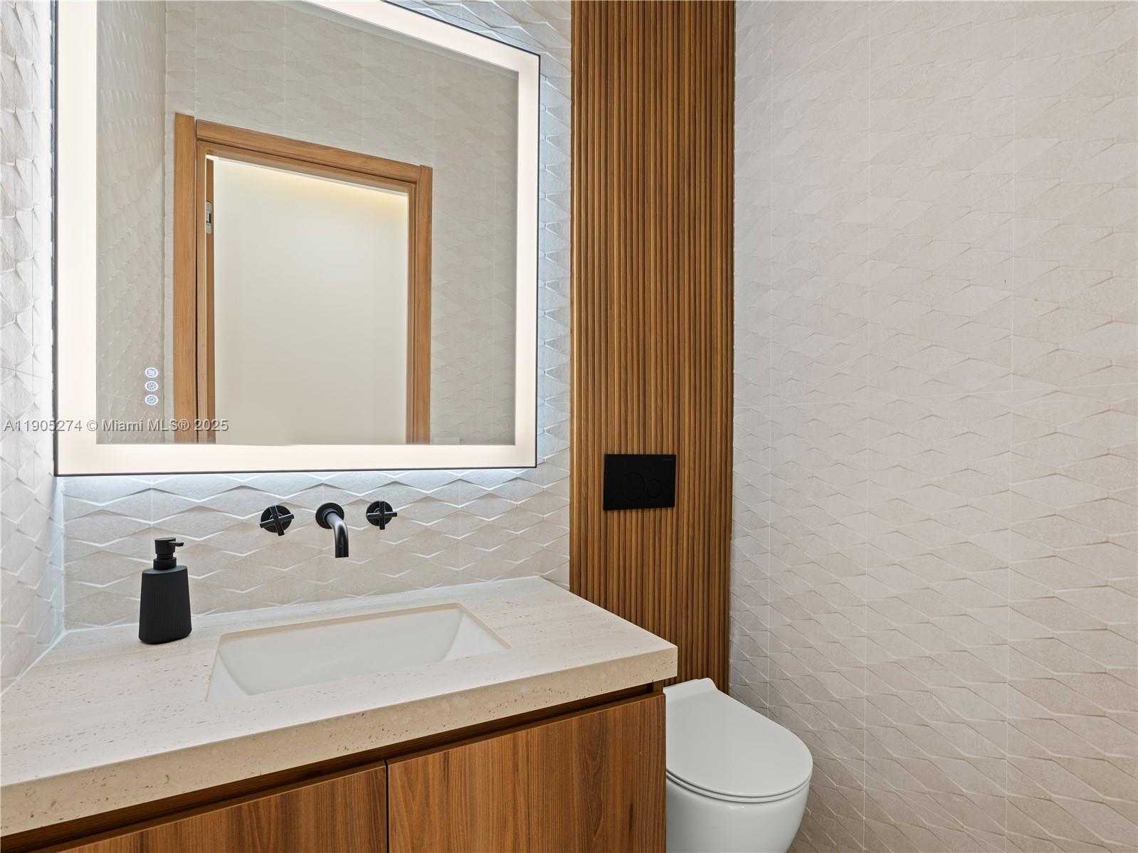 Small Image of 543 NORTH EAST 109TH ST, Miami Number 25