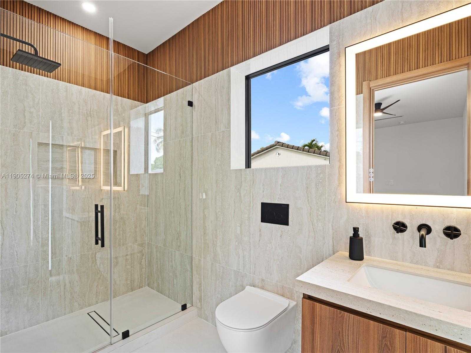 Small Image of 543 NORTH EAST 109TH ST, Miami Number 28