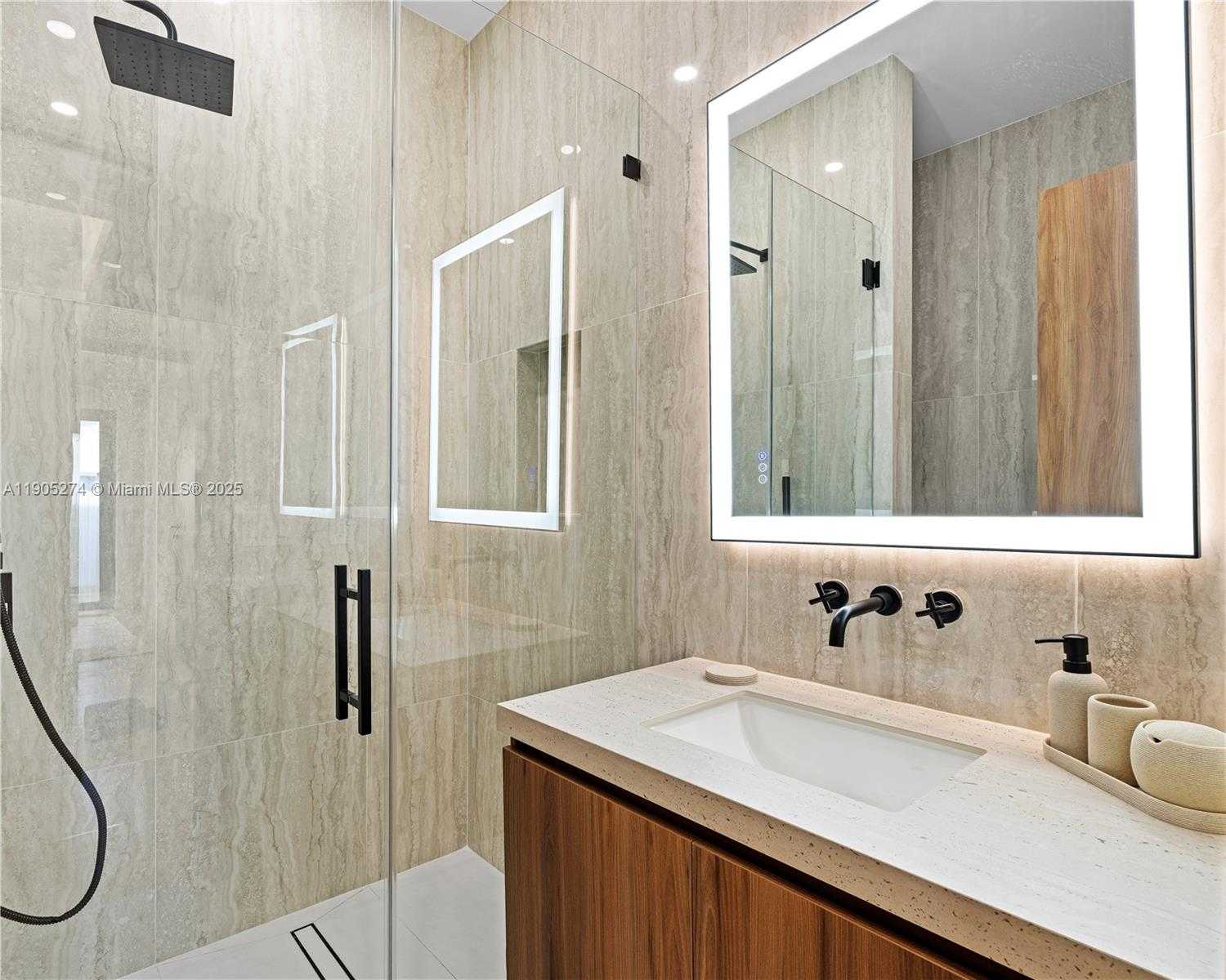 Small Image of 543 NORTH EAST 109TH ST, Miami Number 30