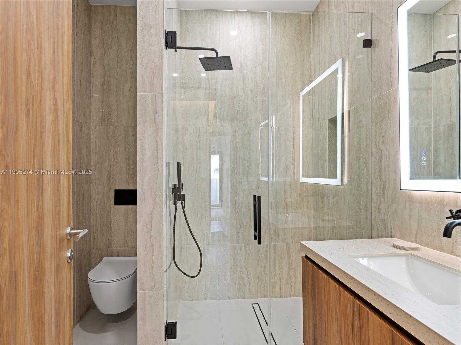 Small Image of 543 NORTH EAST 109TH ST, Miami Number 31