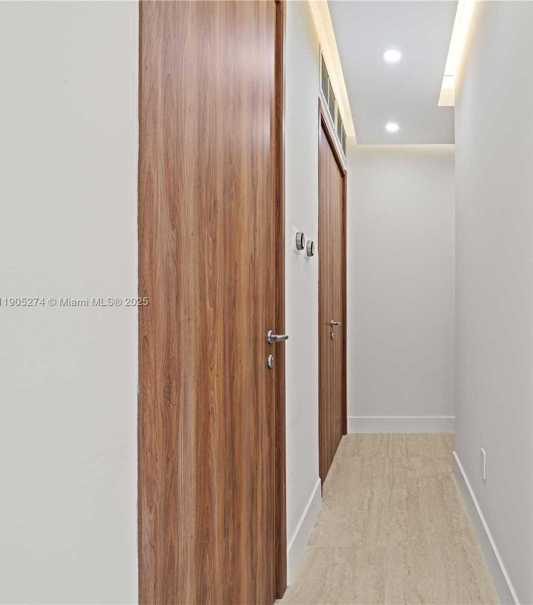 Small Image of 543 NORTH EAST 109TH ST, Miami Number 32