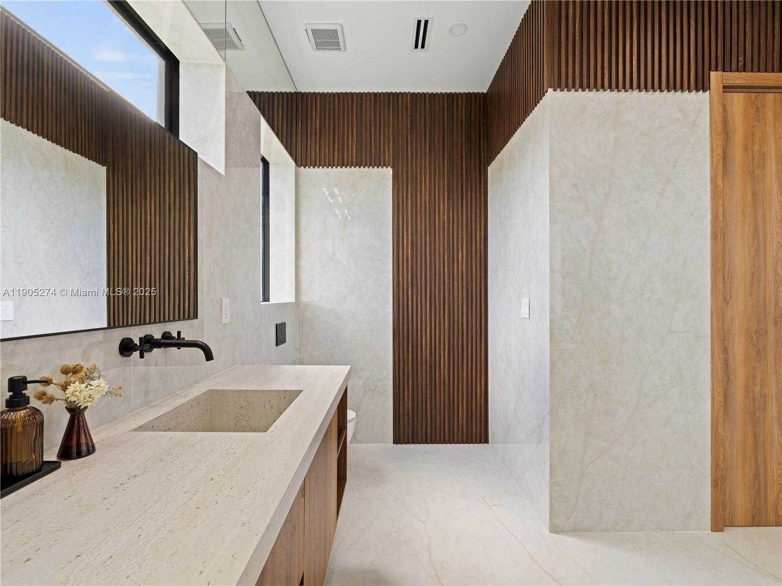 Small Image of 543 NORTH EAST 109TH ST, Miami Number 38