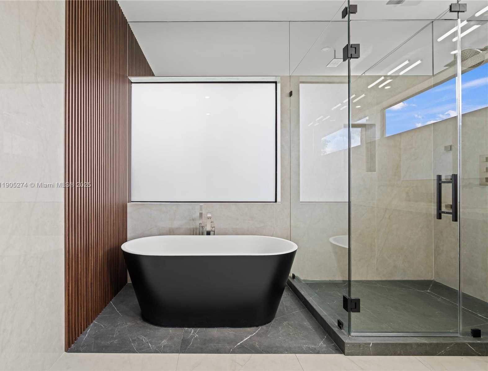 Small Image of 543 NORTH EAST 109TH ST, Miami Number 40